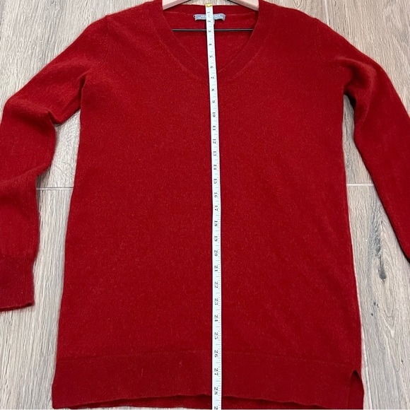 Neiman Marcus Cashmere Christmas Sweater Red V-neck Vintage Pullover Holiday - Picture 5 of 10